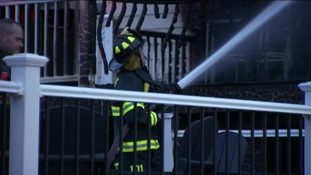 2 cops, homeowner taken to hospital for smoke inhalation in