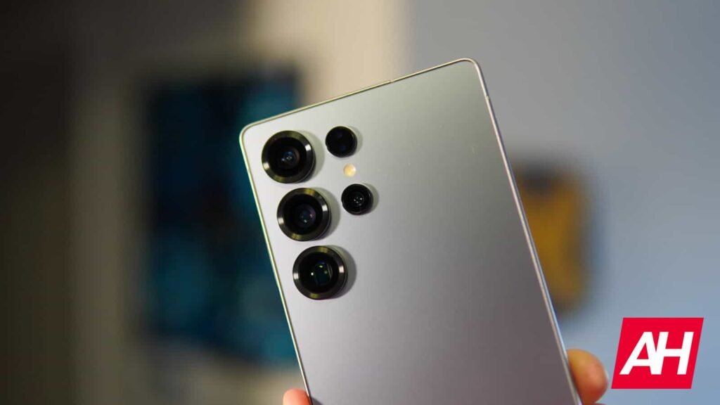 Galaxy S25 Ultra users report rattling issues during shooting